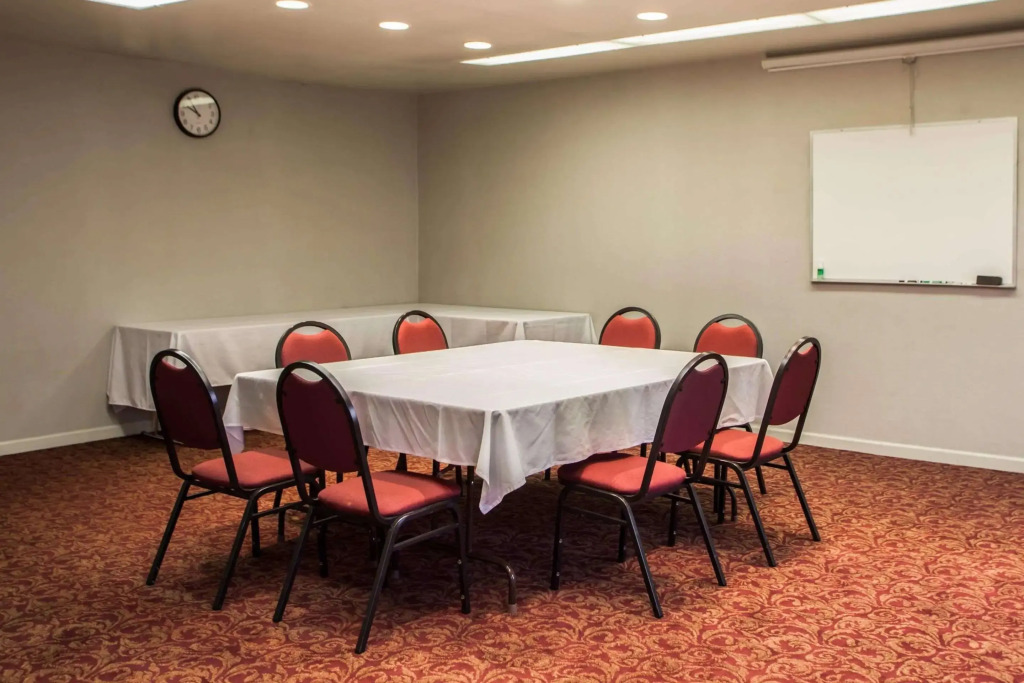 Quality Inn & Suites St Charles -West Chicago