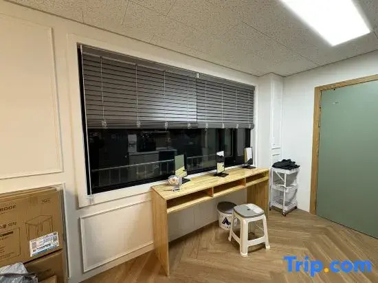 K wave Guesthouse Only Female in Hongdae 2