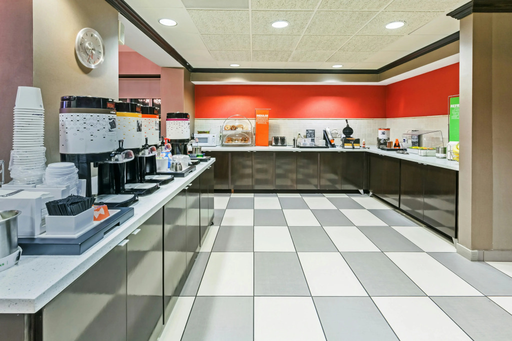 Hampton Inn & Suites Tulsa-Woodland Hills