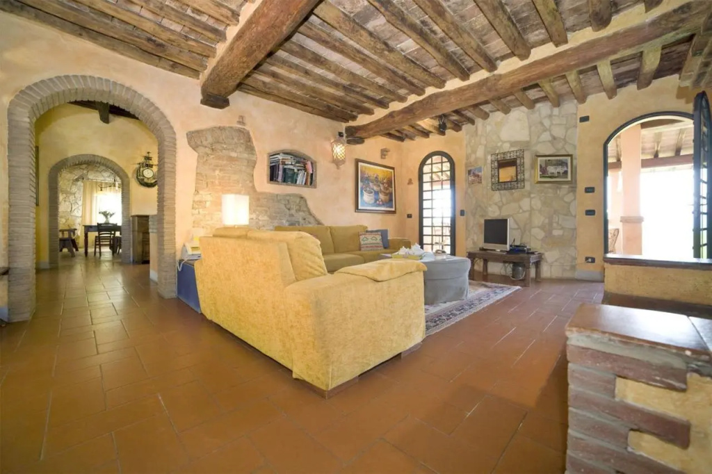 Villa Le Rondini by Salogi Villas