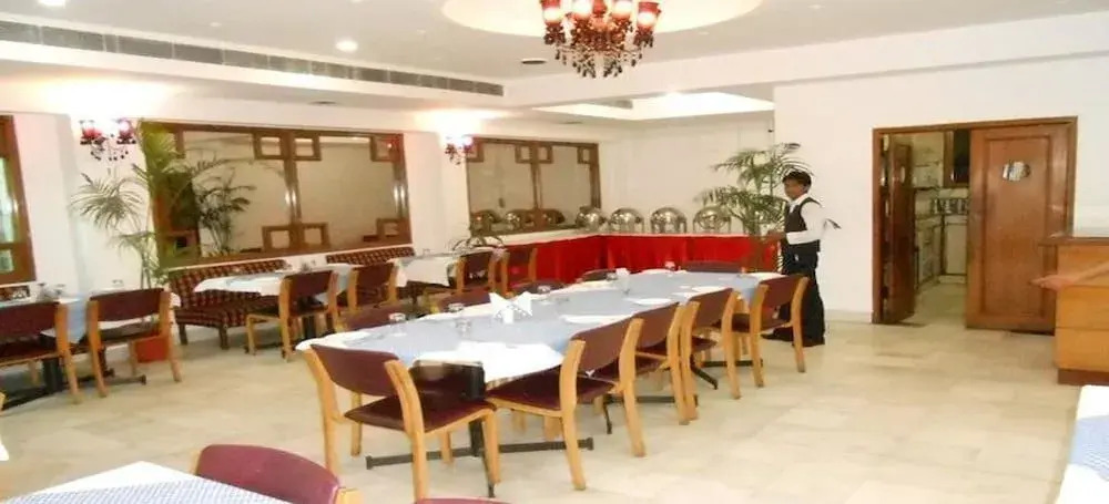 ADB Rooms Hotel Diana Palace