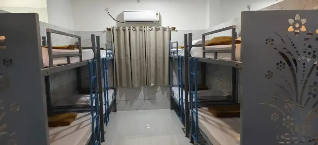 V R S Luxury AC & NON AC Male Dormitory
