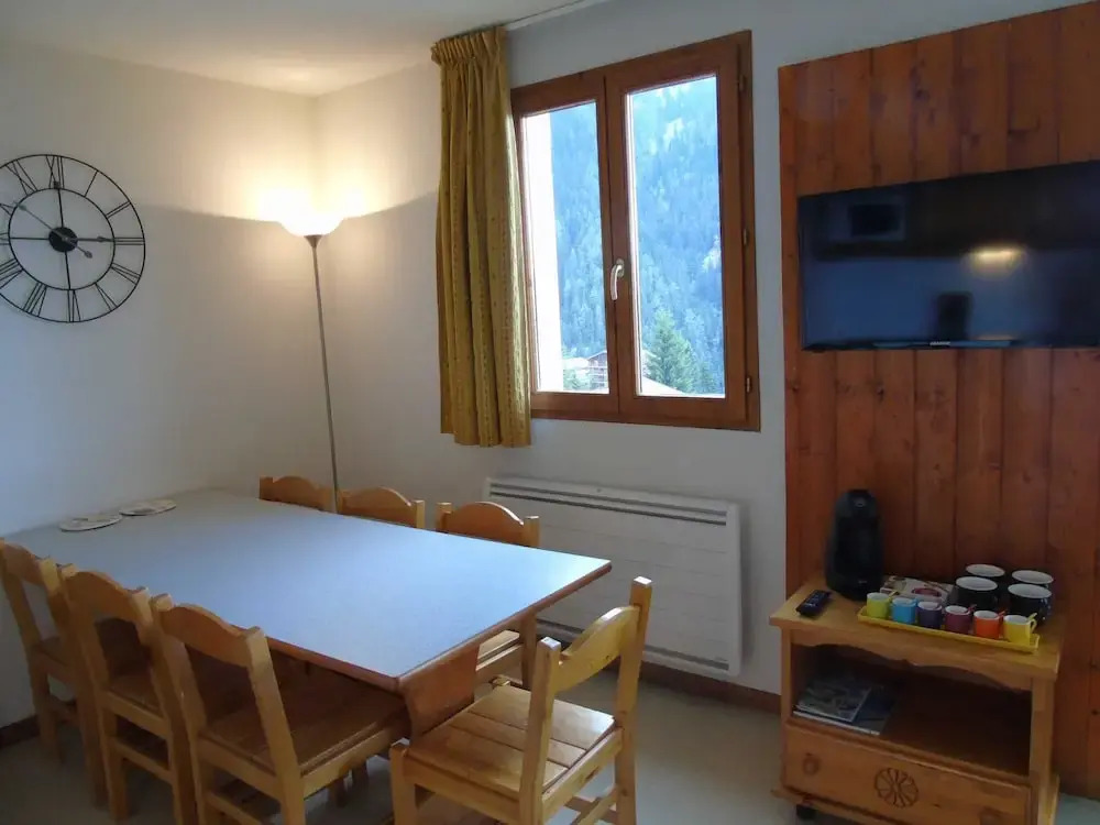 Lou Services Apartment J11 LSI 001