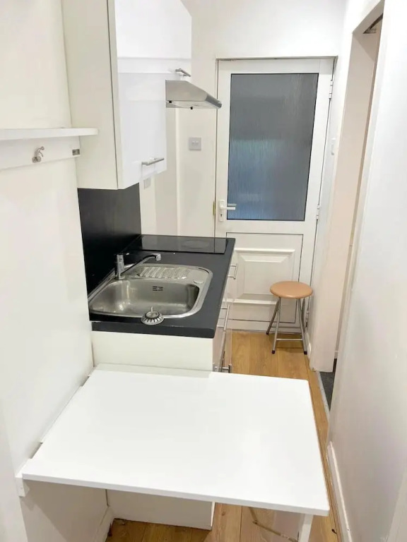 Cute Studio Apartment in South Croydon