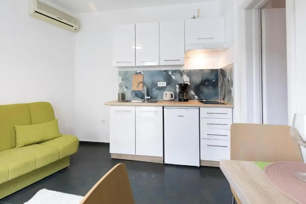Apartment Lauro Opatija, ground floor, parking, near sea