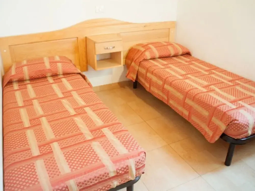 Carefully Furnished Bungalow With 2 Bathrooms, 7km From Pula