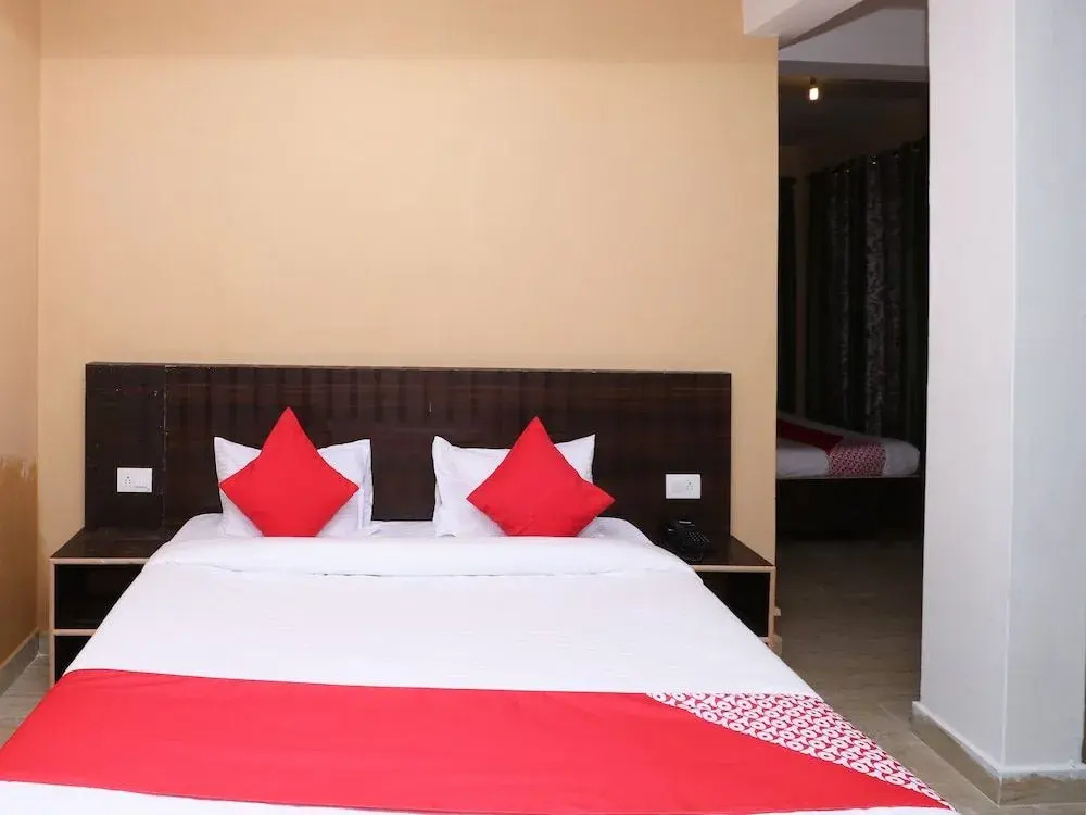 Oyo 29715 Stone Cafe & Rooms