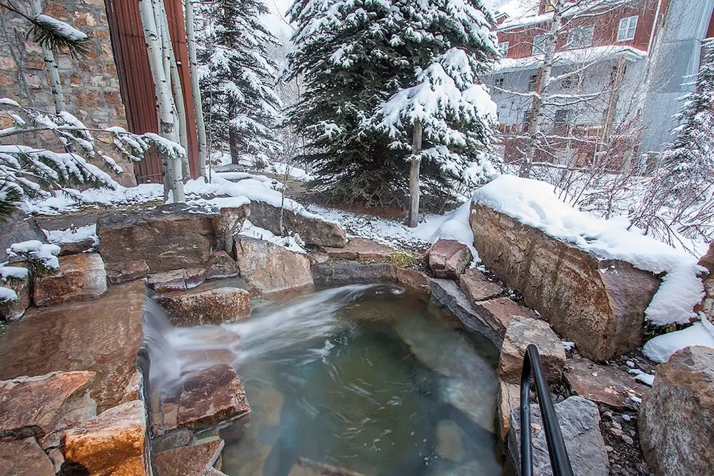 River Club 309 2 Bedroom Condo by Alpine Lodging Telluride