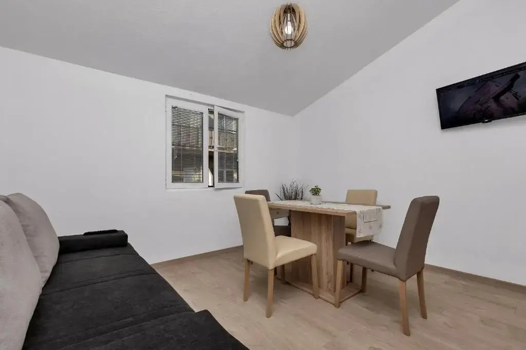Family apartments Leona Makarska