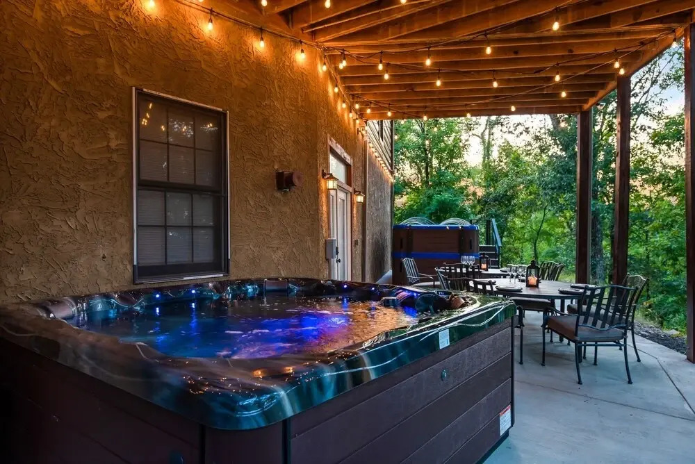 Grand Mountain Getaway 8 Bedroom Home by Redawning