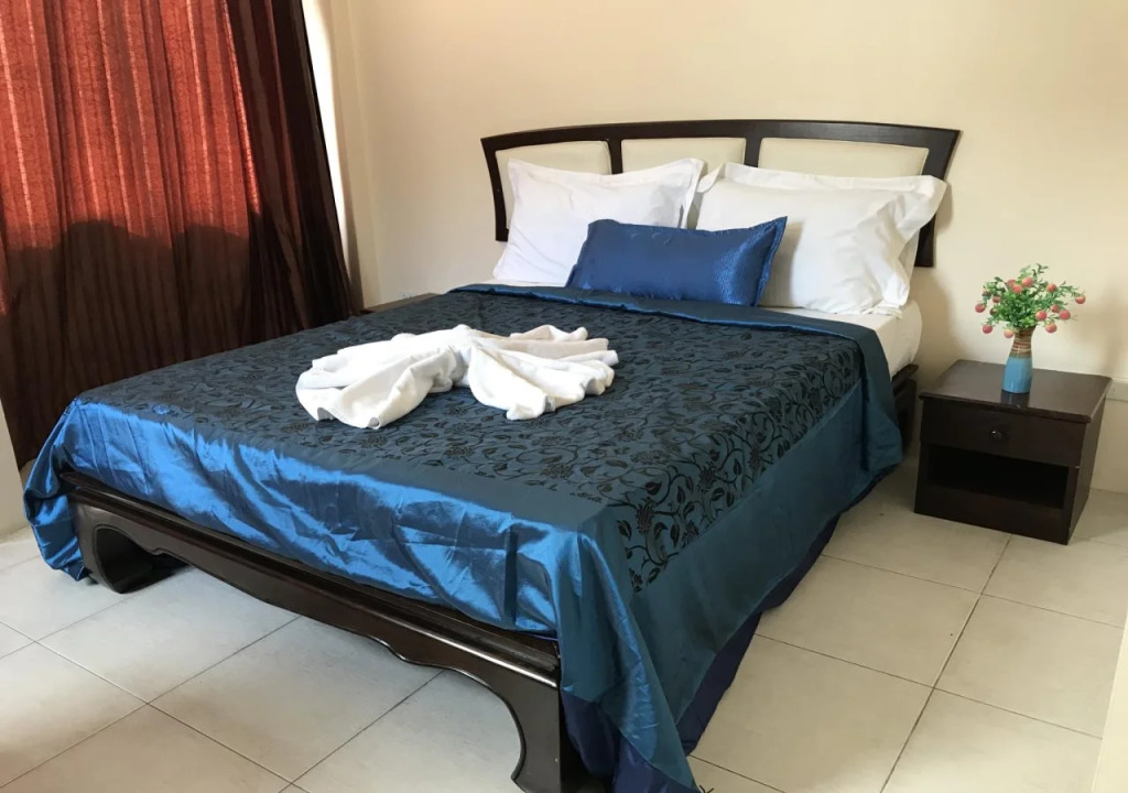Kata Inn Guesthouse & Restaurant