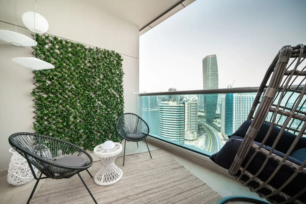 Charming Apt. With Views In Business Bay