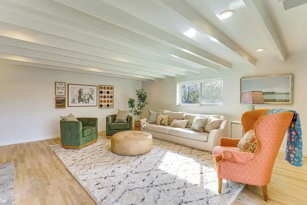 5 Mi to Hogle Zoo: Modern Retreat w/ Spacious Yard