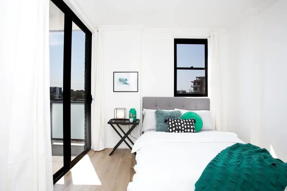 Designer Executive Apartment + Parking near Train