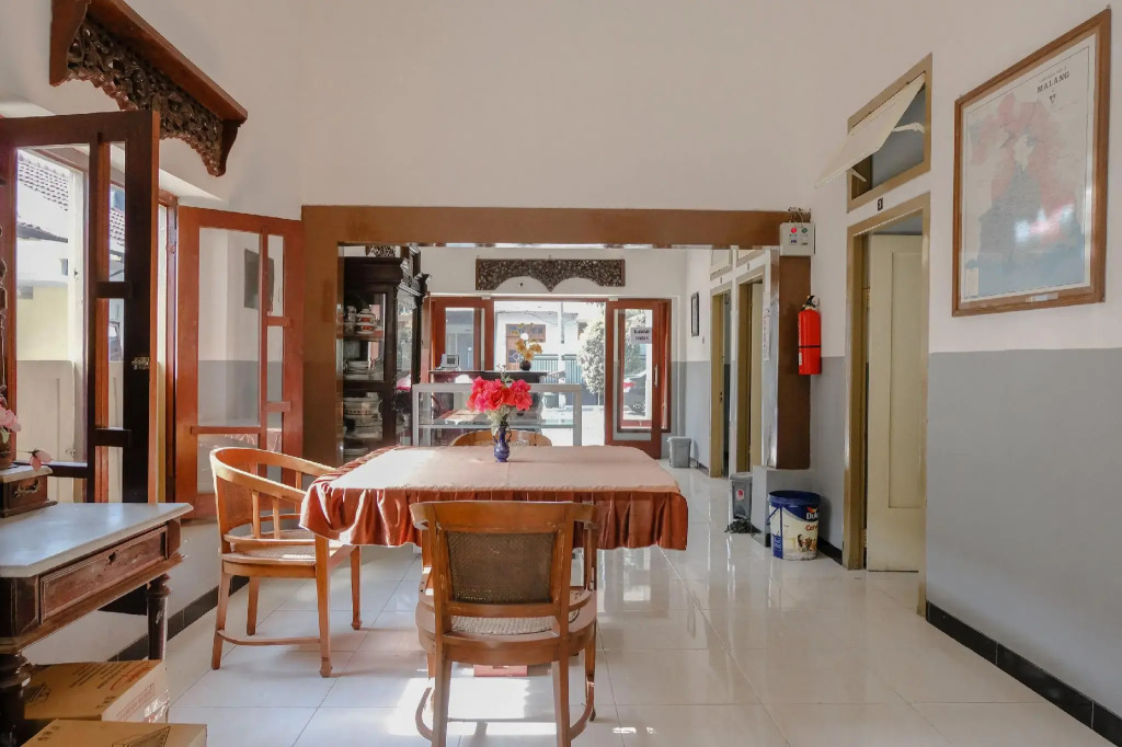 OYO 1028 Garuda Residence
