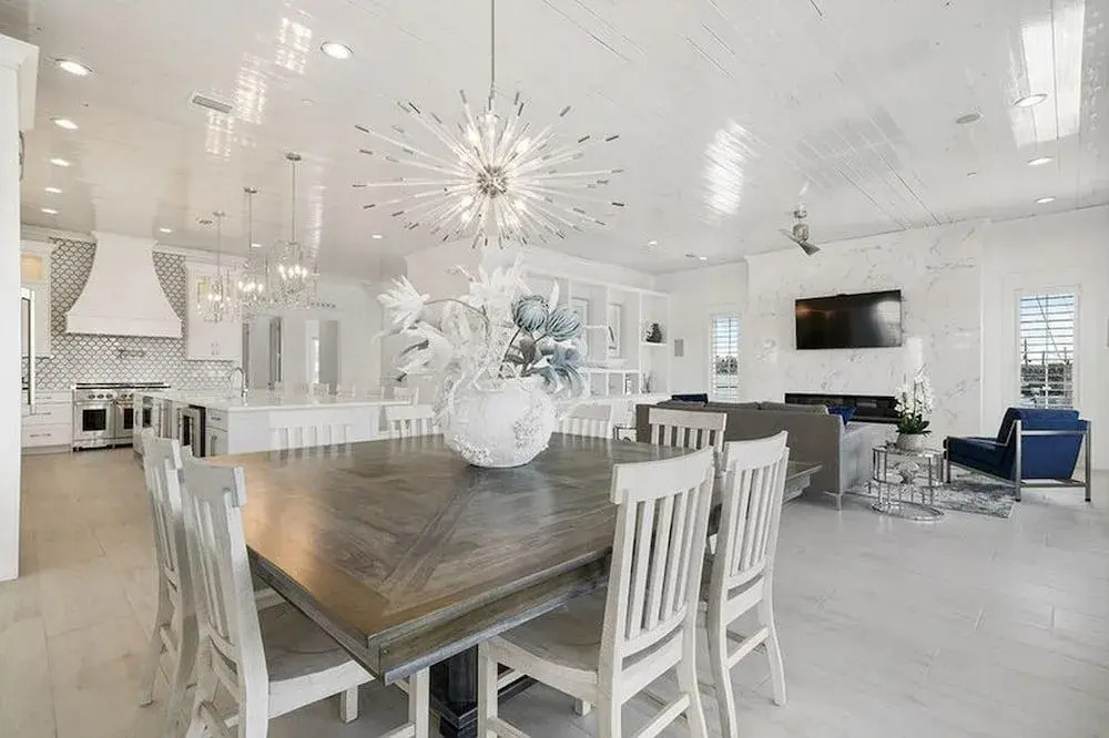 Mare Moderno by Bliss Beach Rentals