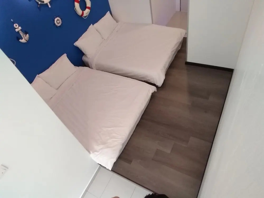 H&H 2 Karaoke, Ice Hockey Table, Game Console