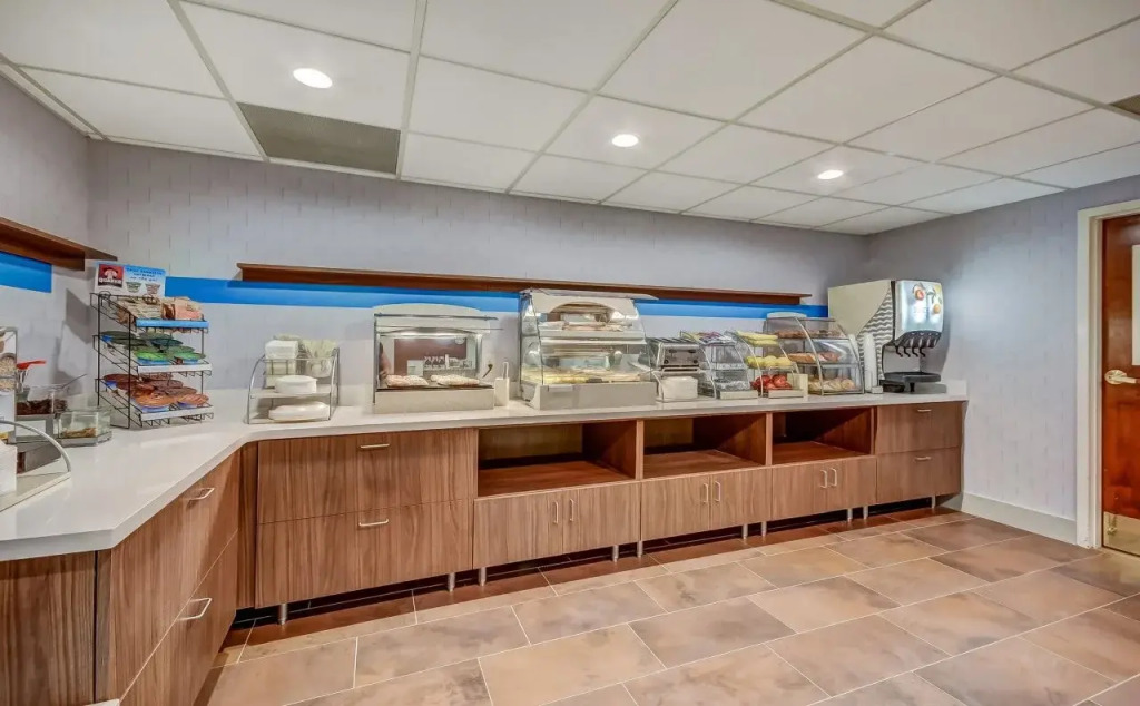 Holiday Inn Express & Suites Greenville Airport i85 by IHG