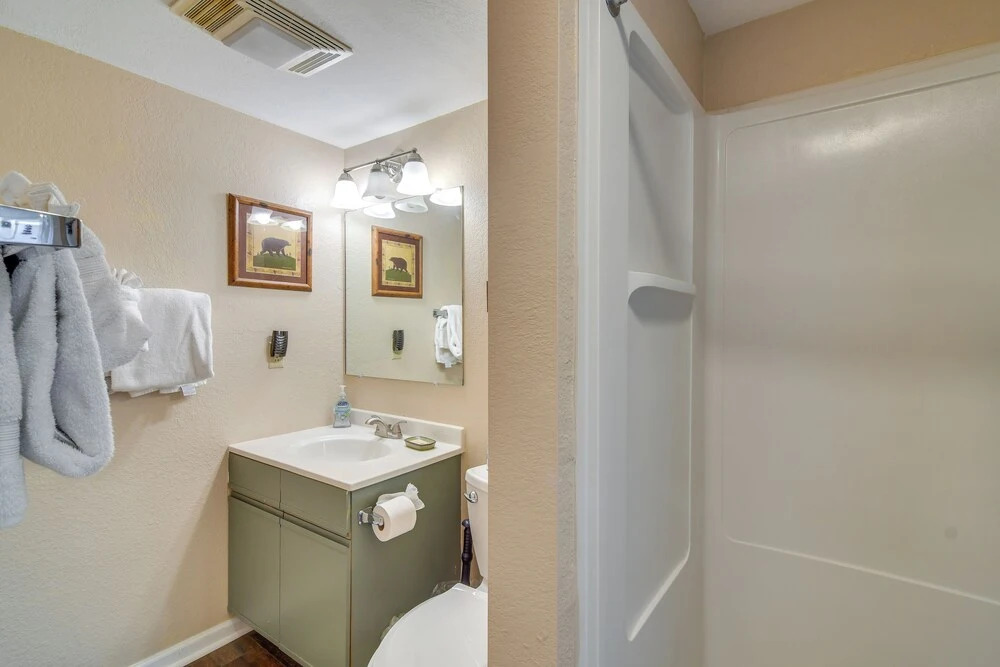 1 Mi to Granby Ranch: Cozy Condo w/ Fireplace