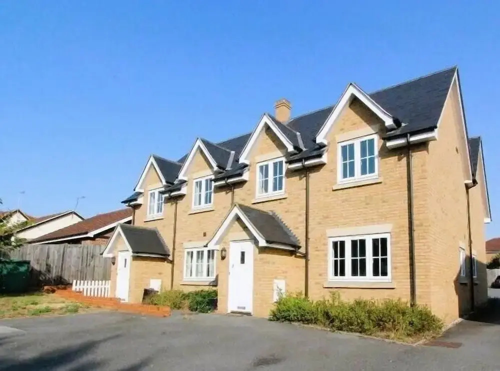 Impeccable 2-bed House in Basildon