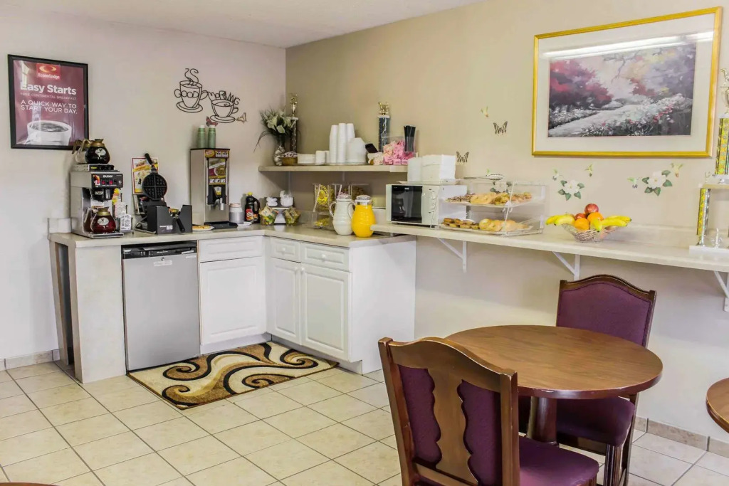 Econo Lodge Creedmoor - Butner