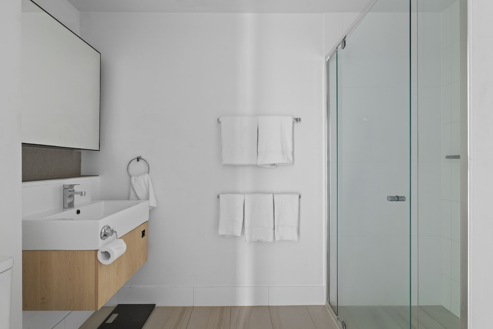 Sleek 2BRM Apartment at Aqua Newstead