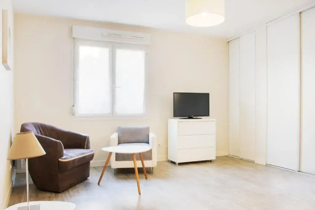 LE 12 CARNOT - Sérénité assurée dans ce grand studio