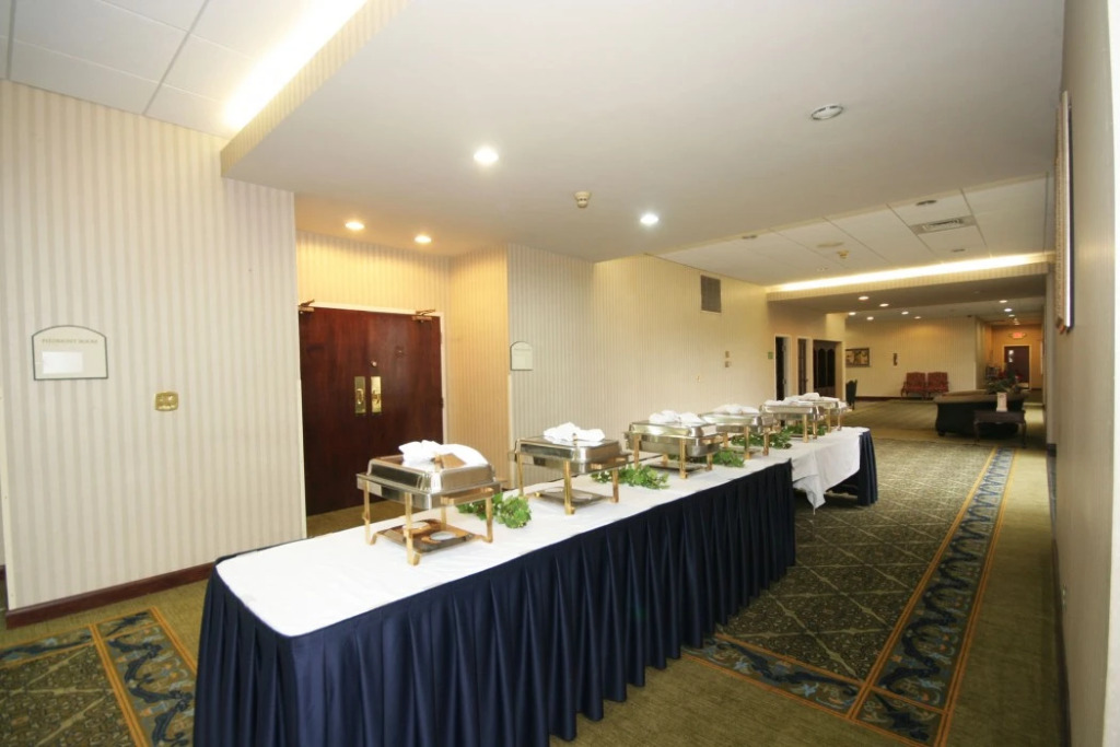 Holiday Inn Hotel Statesville-I-77 Exit 49a