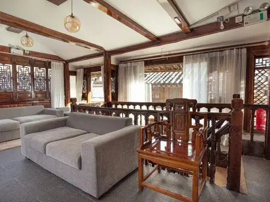 Shanfeng Garden Inn (Lijiang Ancient Town Mufu Branch)