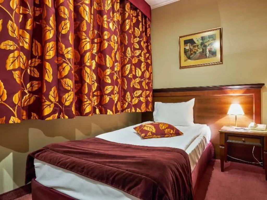 Yantra Grand Hotel