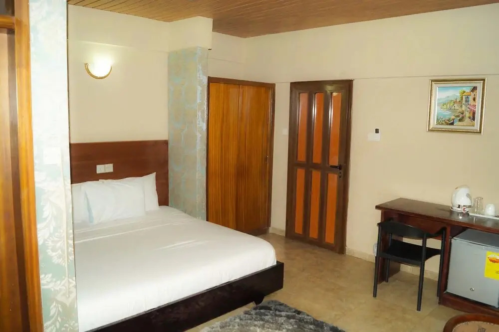 Deon Hotel