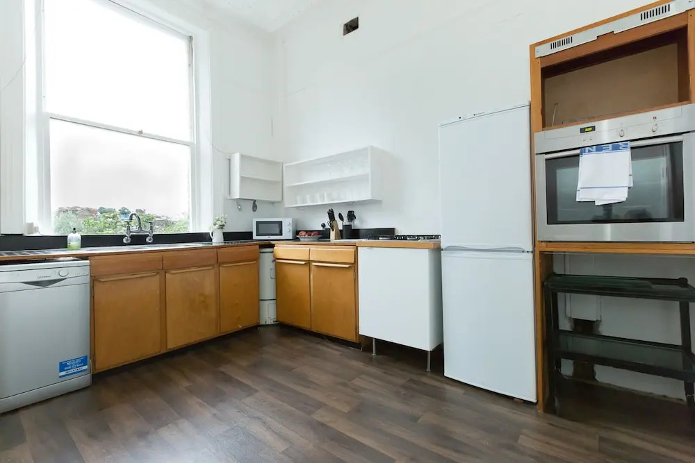 Spacious 1BR Period Apartment Hampstead