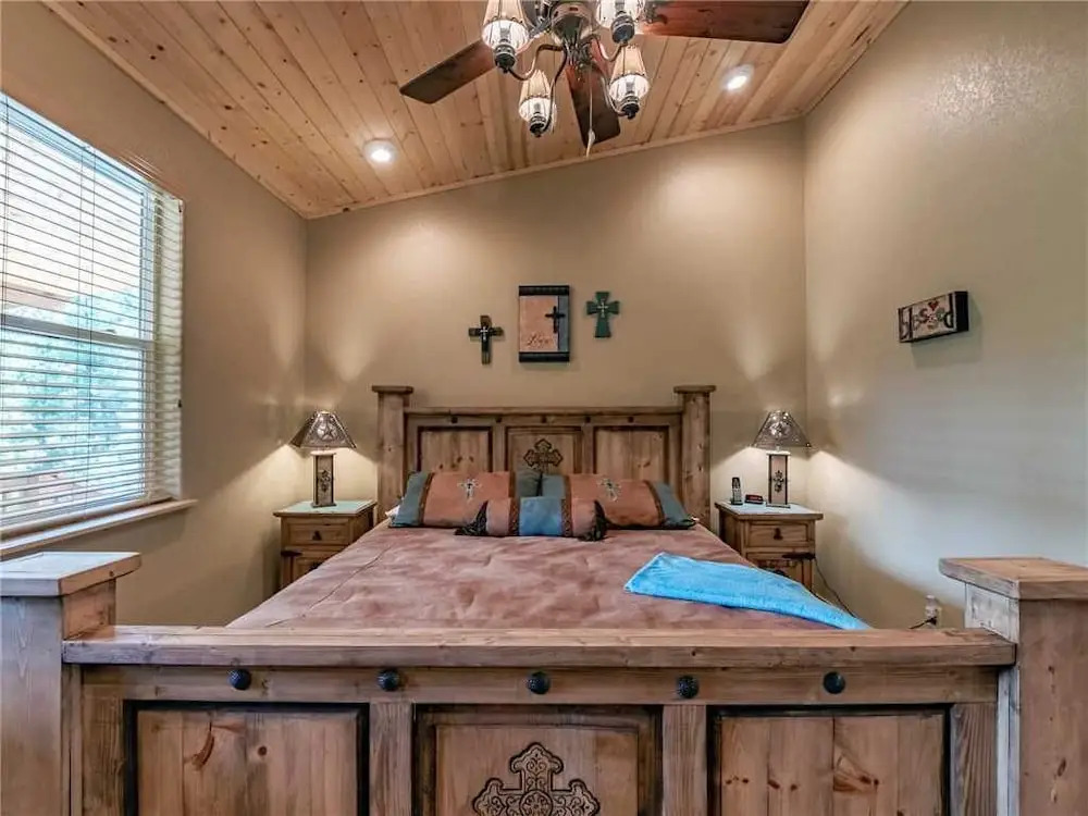 Heavenly Pines - Three Bedroom Cabin with Hot Tub
