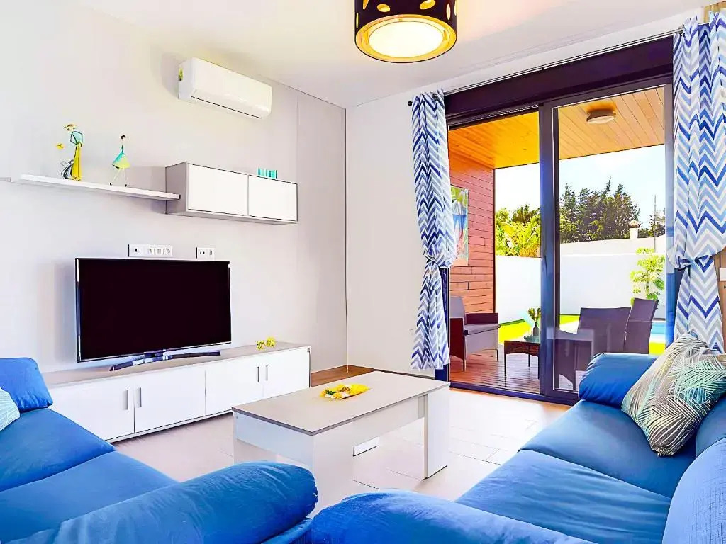 Chalet deluxe con piscina privada barbacoa y AC