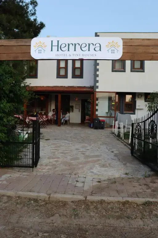 Herrera Otel & Tiny House