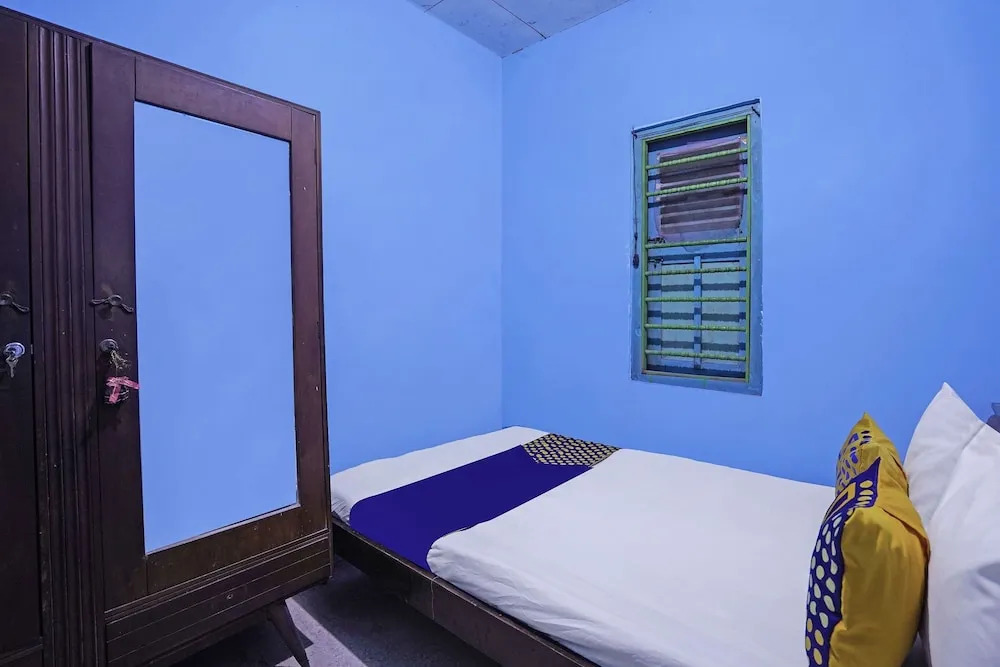 Spot On 91859 Kost Budhe Syariah