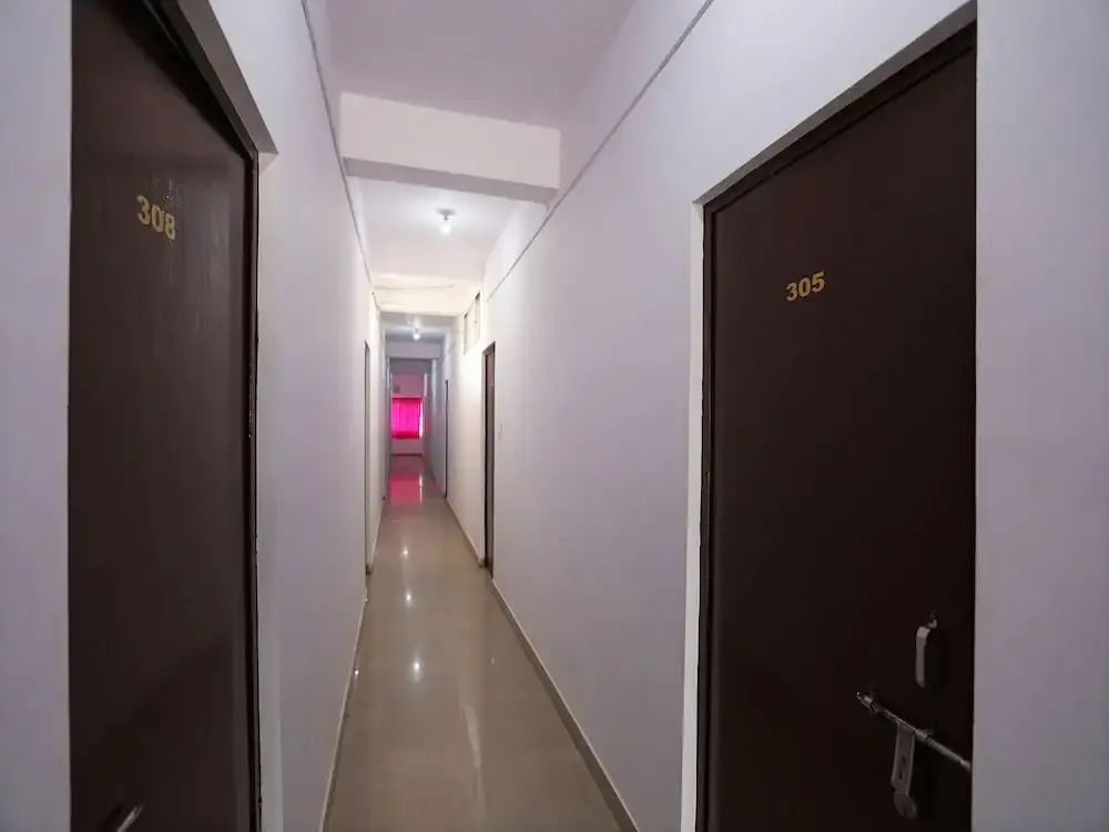 Oyo Flagship 30922 Hotel Aditya Inn