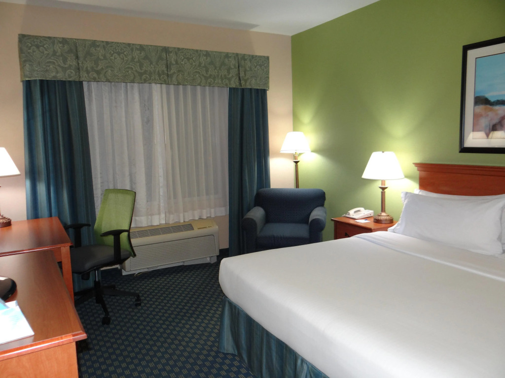 Holiday Inn Express Hotel & Suites Salisbury - Delmar by IHG