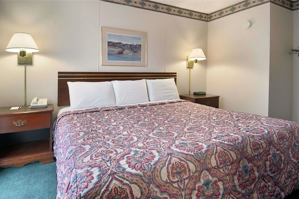 Rodeway Inn Enid South