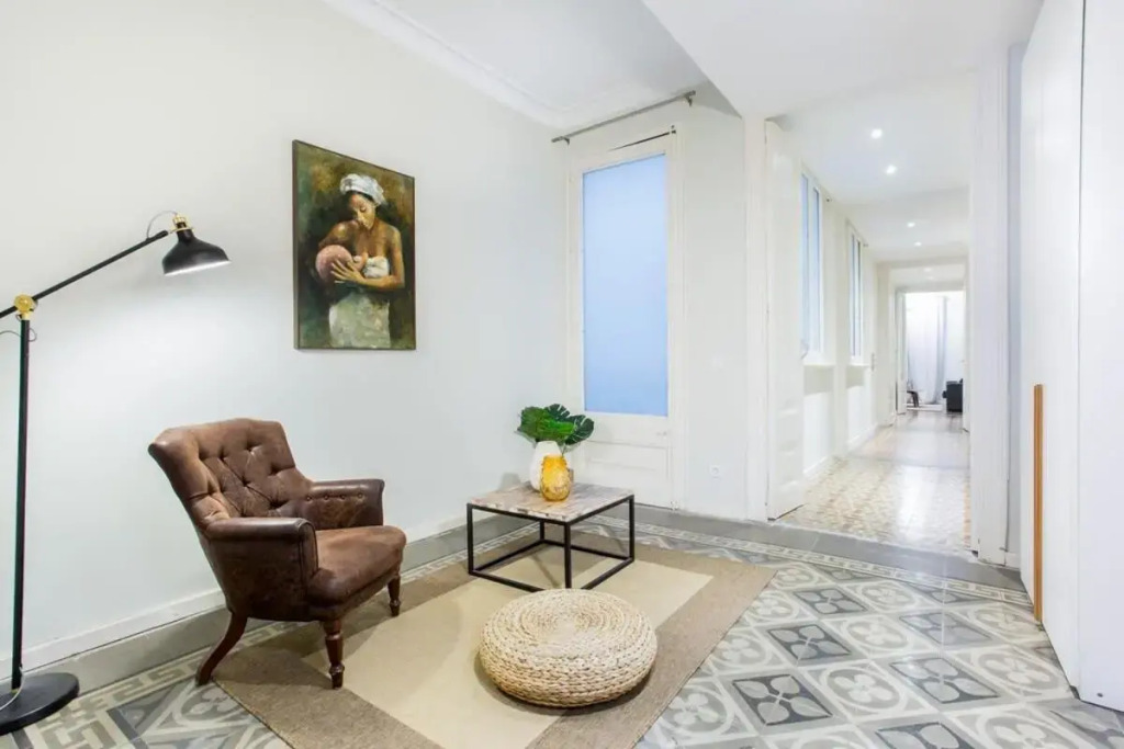 4 bedroom apartment with a balcony in Las Ramblas 2 2