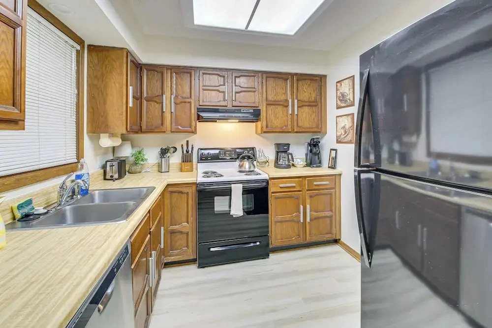 Lake Desoto Townhome: Swim Dock, Pets Welcome