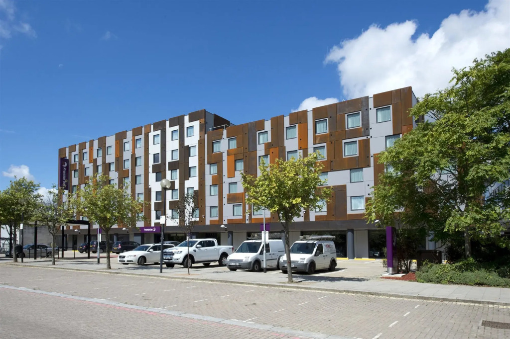 Premier Inn Milton Keynes Central Theatre District