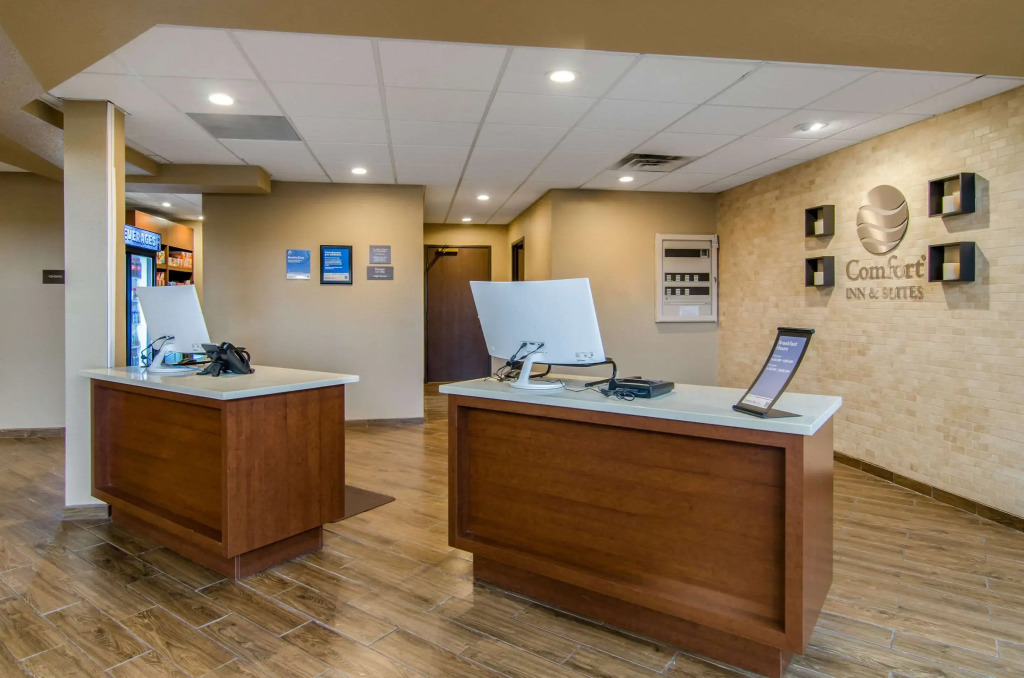 Comfort Inn & Suites Wichita Northeast