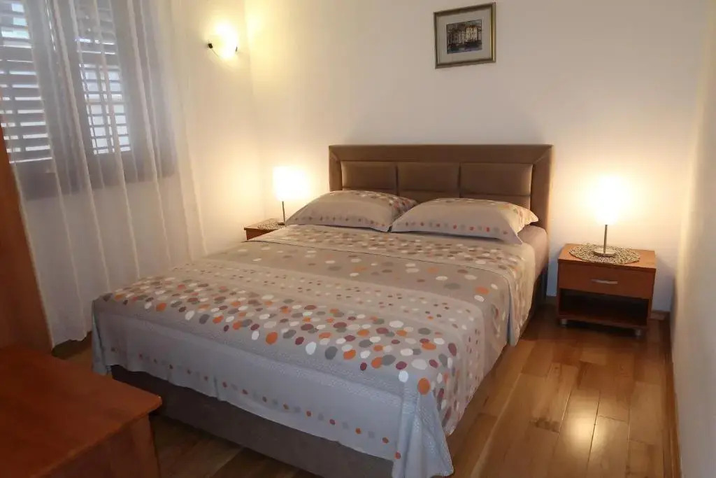 Apartment Makarska City Center with Sea View VII