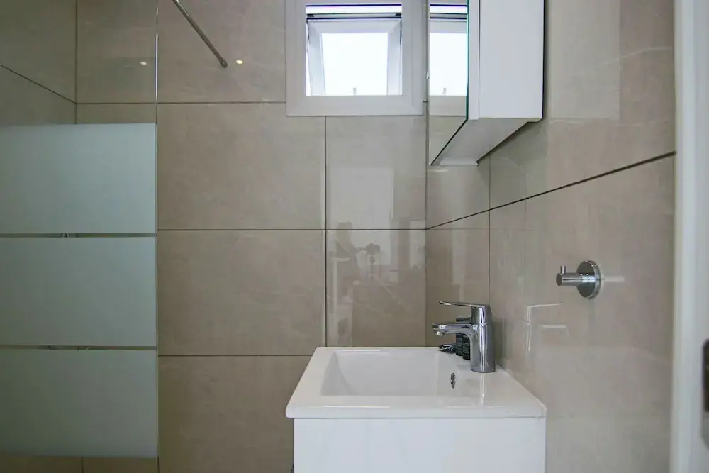 Phaedrus Living: Seaside Deluxe Flat Harbour 106
