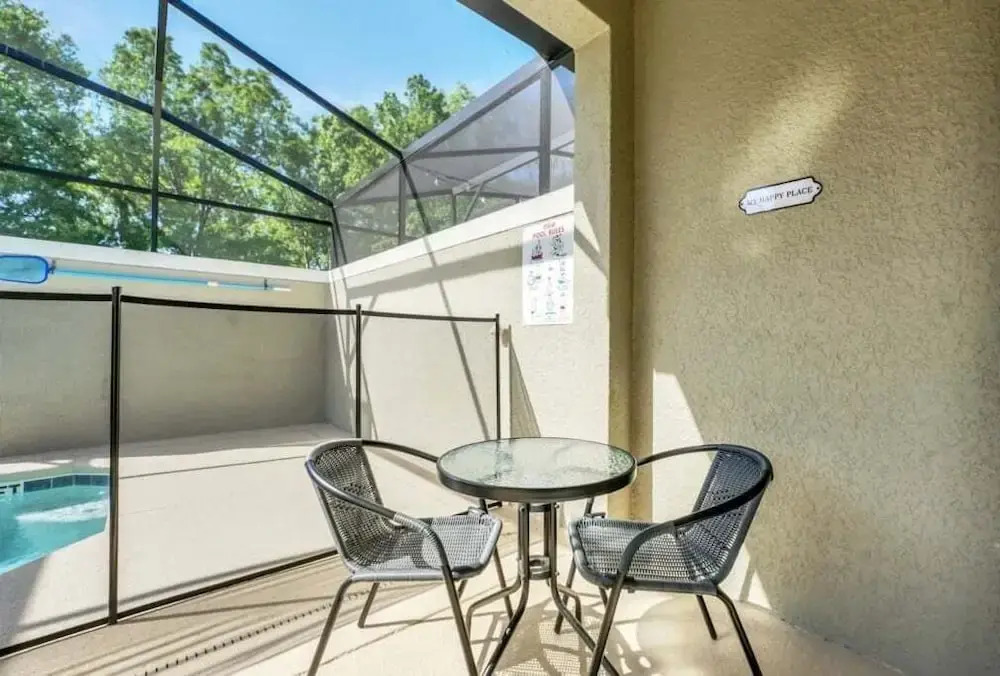 Luxury, Luxury, Luxury Pool Home! 5 Bedroom Townhouse