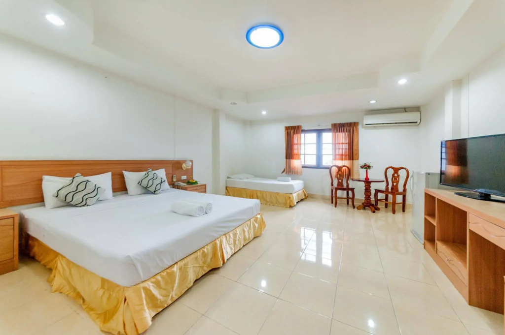 Bella Tropicana Hotel and Guesthouse