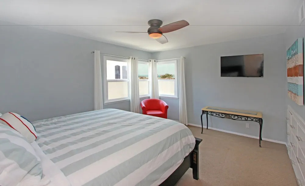 4801 Seashore Drive Deja 4 Bedroom Home