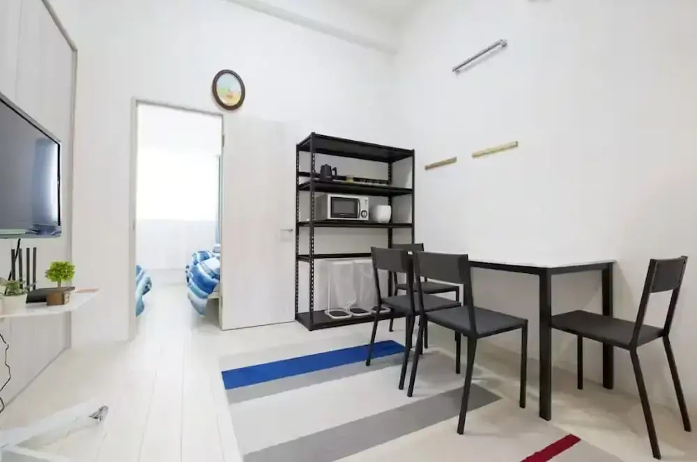 5 Minute Walk from Nishi Shinjuku Gochome Station