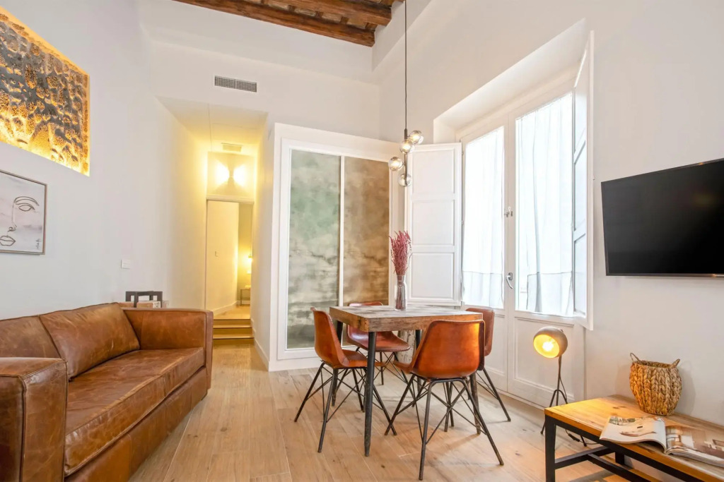 Bright & chic apartment in the heart of Cadiz. Plaza de España V